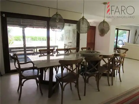 Casa en Alquiler de 4 dormitorios