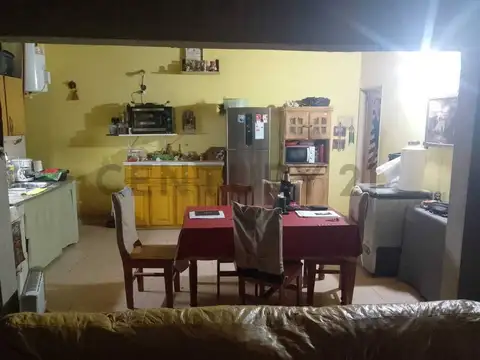 amplia casa multifamiliar