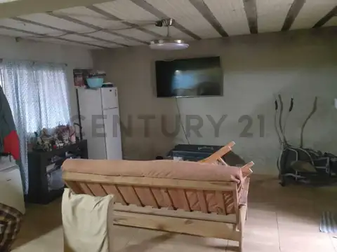 amplia casa multifamiliar