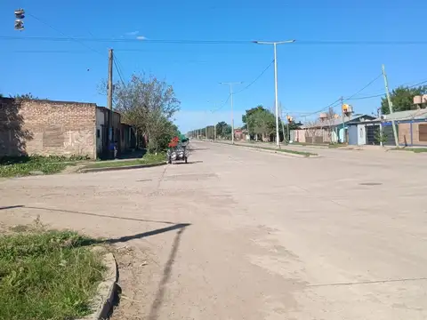 Terrenos en esquina sobre Av Marconi, Fontana