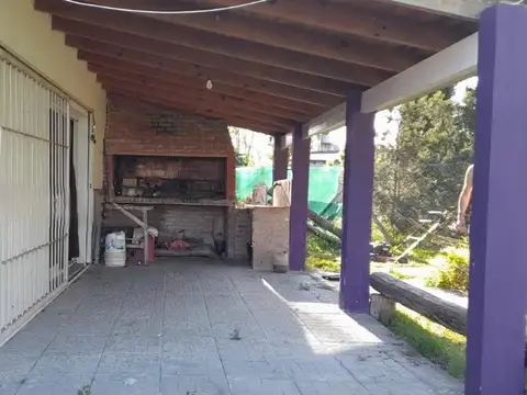 Casa 2 ambientes con 1 baño