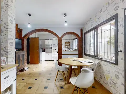 Casa 5 ambientes con 1 baño