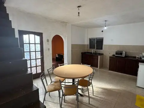 VENTA CASA 4 AMBIENTES CON GALPON SAN MARTÍN