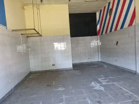 LOCALES VENTA LOMAS DE ZAMORA  CON LOTE LIBRE