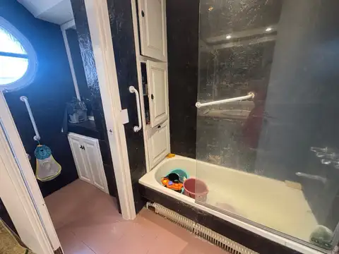 Casa 4 ambientes con 4 baños