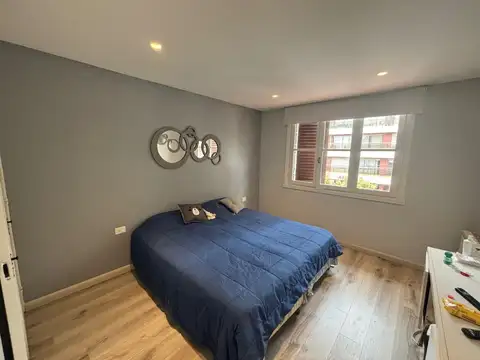 Venta Importante Chalet de estilo 4 ambientes con parque y quincho. Playa Chica