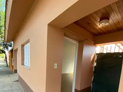 Casa 4 ambientes con 1 baño