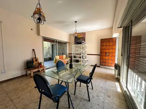 Casa 2 ambientes con 2 baños
