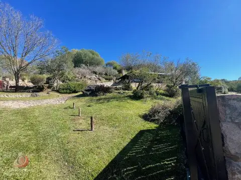 Casa 7 ambientes con 2 baños
