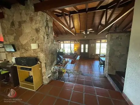 ESPECTACULAR CASA EN VENTA EN CUESTA BLANCA. PCIA CÓRDOBA