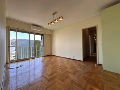 Departamento de 3 ambientres con cochera en Belgrano R