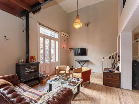 Casa 5 ambientes con 2 baños