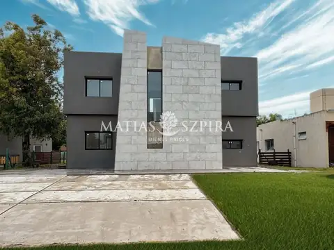 CASA EN VENTA ALVAREZ DEL BOSQUE
