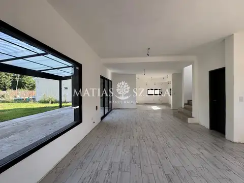 Casa en Venta en Francisco Alvarez, USD 178.000