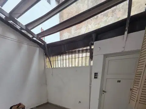 Helguera 2400, Piso PB