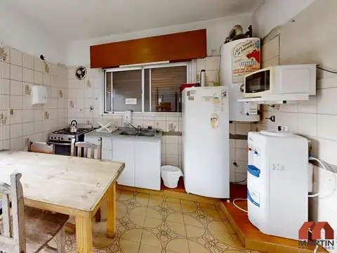 Casa 6 ambientes con 2 baños