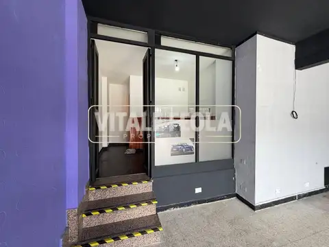 LOCAL EN VENTA EN LINIERS CON 42m2 BIEN UBICADO