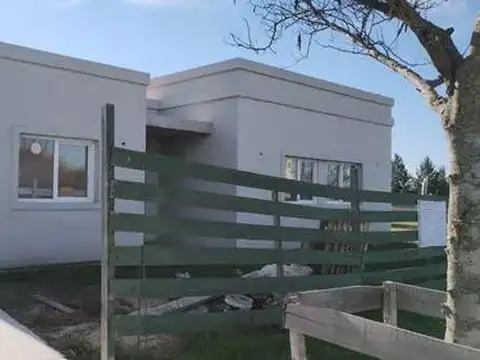 Casa en venta - 3 Dormitorios 2 Baños - 811Mts2 - San Sebastián