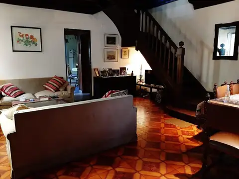 Casa en Venta con 3 cocheras