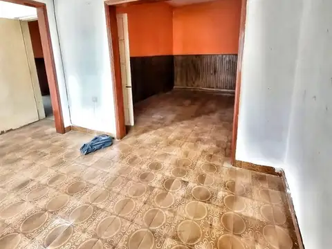 Casa 4 ambientes con 1 baño