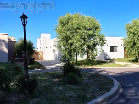 Casa en Venta en Pilar del Este - San Ramon, USD 155.000