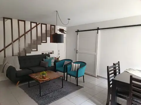 Depto Tipo Casa en Venta de 5 ambientes