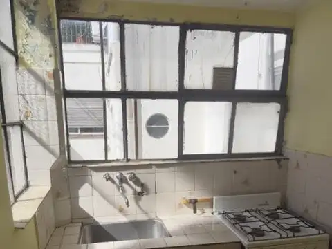 VENTA PH FLORES ANDRES LAMAS 922 P/ESCALERA