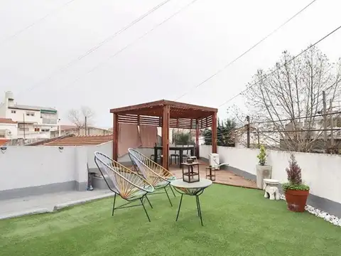 Profesor Juan Pizzurno 600