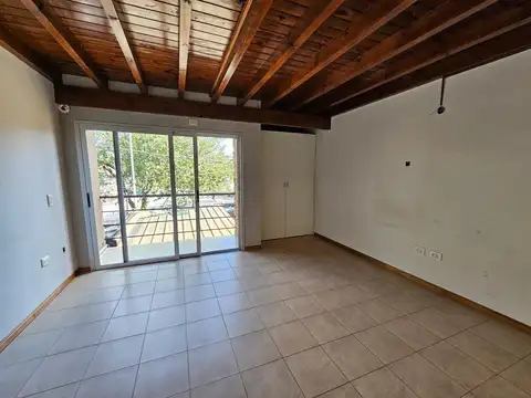 Depto Tipo Casa en Alquiler de 3 dormitorios