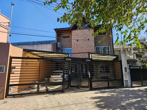 Triplex en alquiler en Castelar Norte 