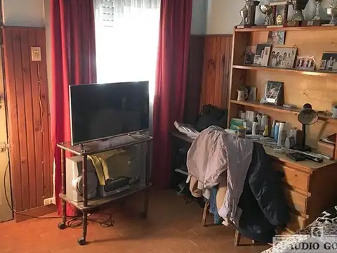 Casa 3 ambientes c/pileta y garage - Villa Tesei