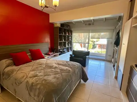 Casa en Venta  de 5 ambientes en El Sosiego Country Golf