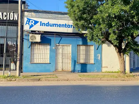 Local Comercial con casa/habitación a refaccionar.