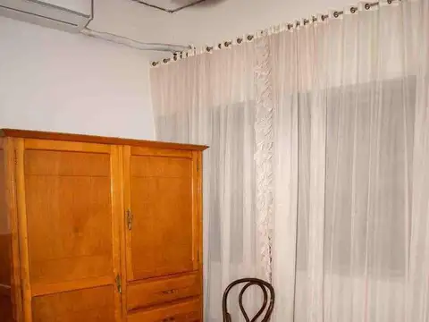 CASA EN VENTA AZCUENAGA - 3 DORMIS, PATIO, COCHERA