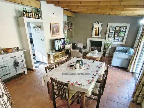 Casa en Venta con 3 cocheras