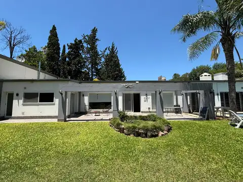 Casa 7 ambientes con 3 baños