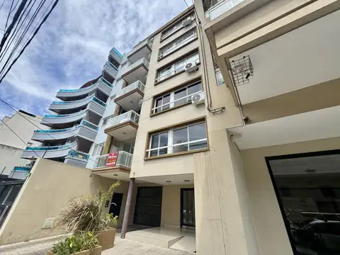 ANCHORDOQUI 1300, Piso 1