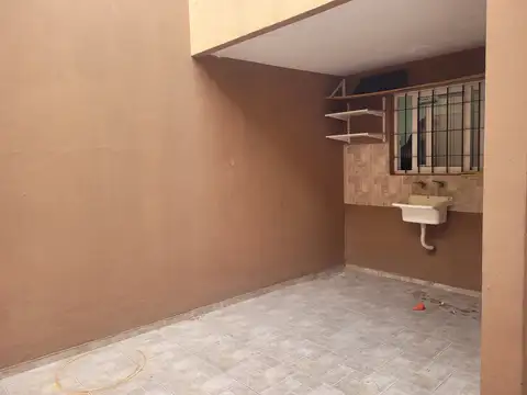 Depto Tipo Casa 3 ambientes con 1 baño