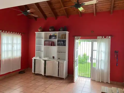 Casa en Alquiler en Barrio Grand Bourg, $ 1.500.000