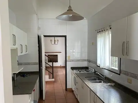 Casa en Alquiler de 3 dormitorios