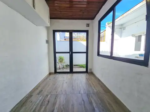 Departamento PH 3 amb. con patio - Rivadavia y Dorrego