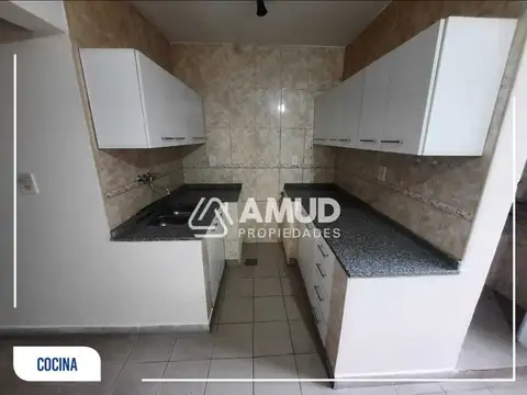 Departamento en Alquiler en Villa Centenario, $ 370.000