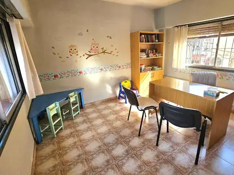 Casa 6 ambientes con 2 baños