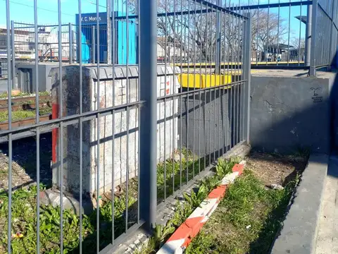 Complejo de departamento y locales en Williams Morris.