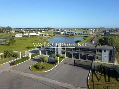 Lote en venta a la laguna en Canning barrio Horizontes al Sur