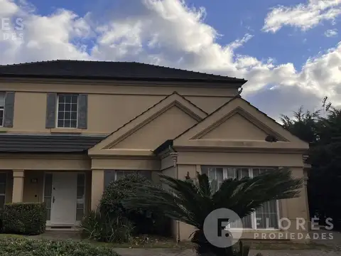 Casa 7 ambientes con 3 baños