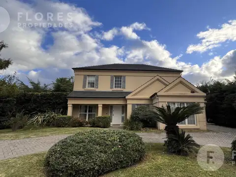 Flores Prop. Vende Casa en La Lomada de Pilar