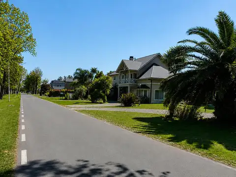 Terreno en Venta en Country El Paraíso, USD 20.900