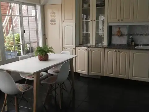 Av Eva Perón 1100, Piso PB