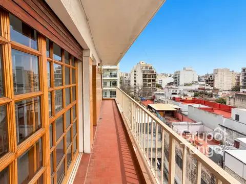 Departamento 6 ambientes con 2 baños
